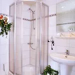 Flora Ξενοδοχείο με διαμερίσματα 4*