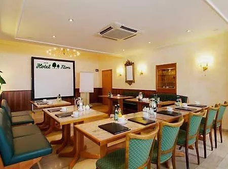 Aparthotel Flora 4*