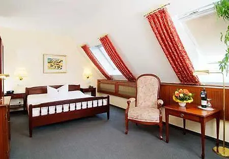 Flora Aparthotel