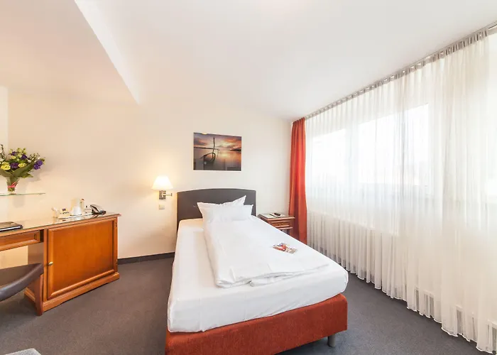 Aparthotel Flora 4*