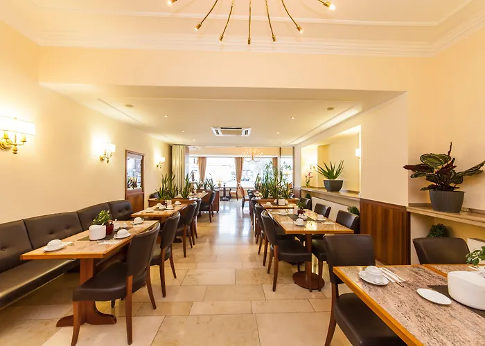 מלון דירות Flora