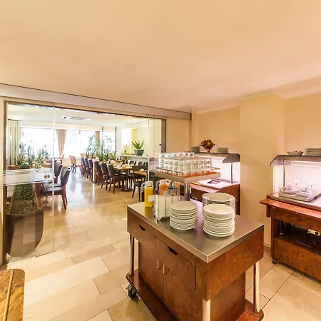 Flora Lägenhetshotell 4*